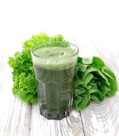 Mladý ječmen ve sklenici